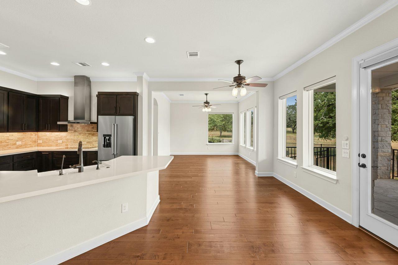 208 Double Horn Trl, Spicewood, TX 78669