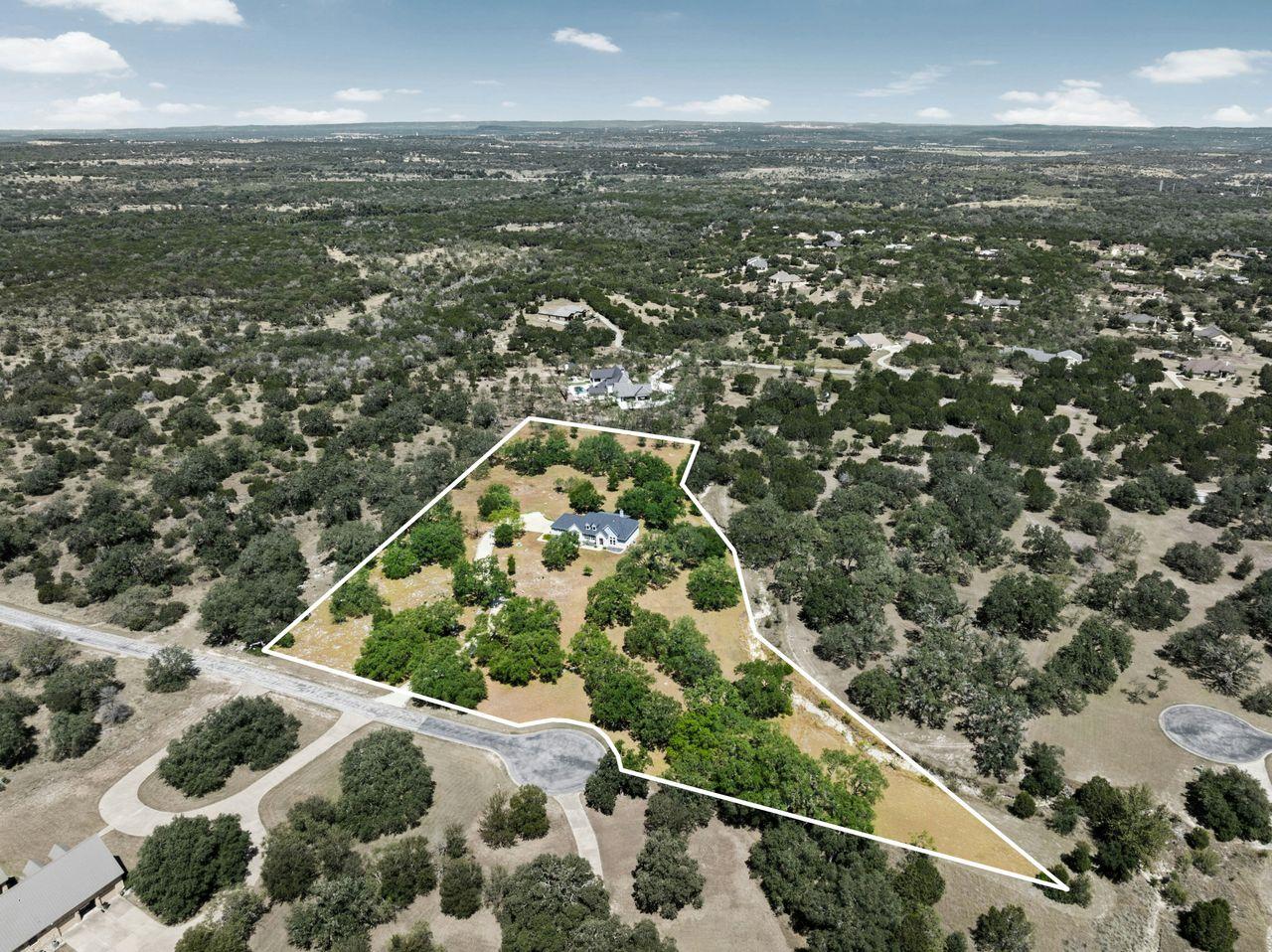 208 Double Horn Trl, Spicewood, TX 78669