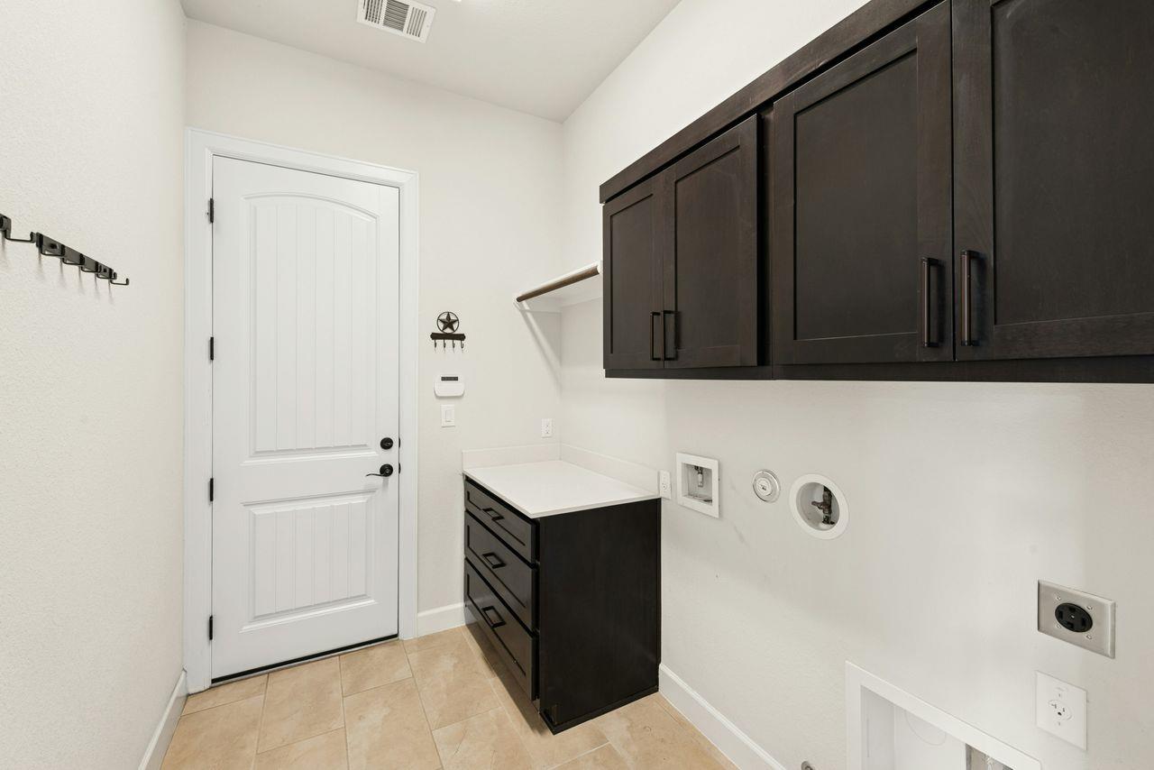 208 Double Horn Trl, Spicewood, TX 78669