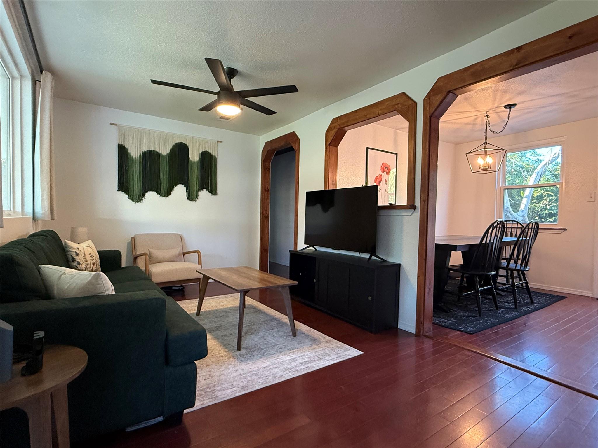 505 E 4th St, Georgetown, TX 78626