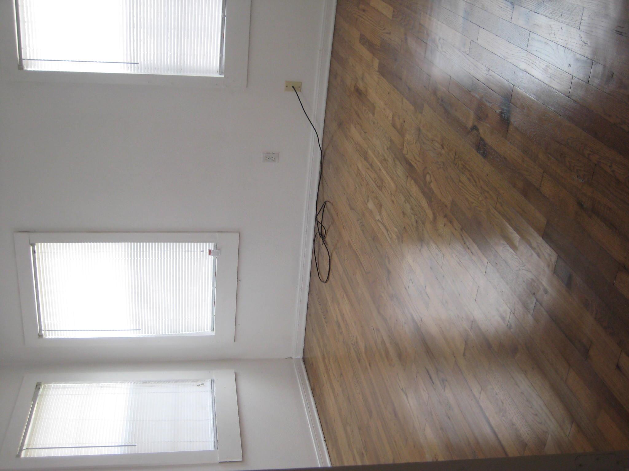 205 Oscar St, Taylor, TX 76574