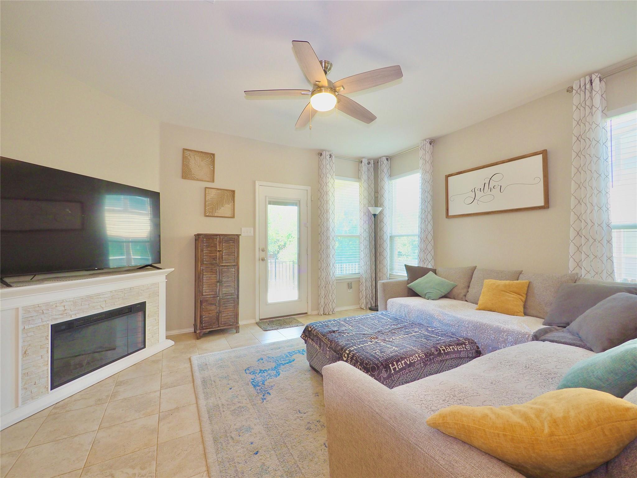 201 Sheepshank Dr, Georgetown, TX 78633