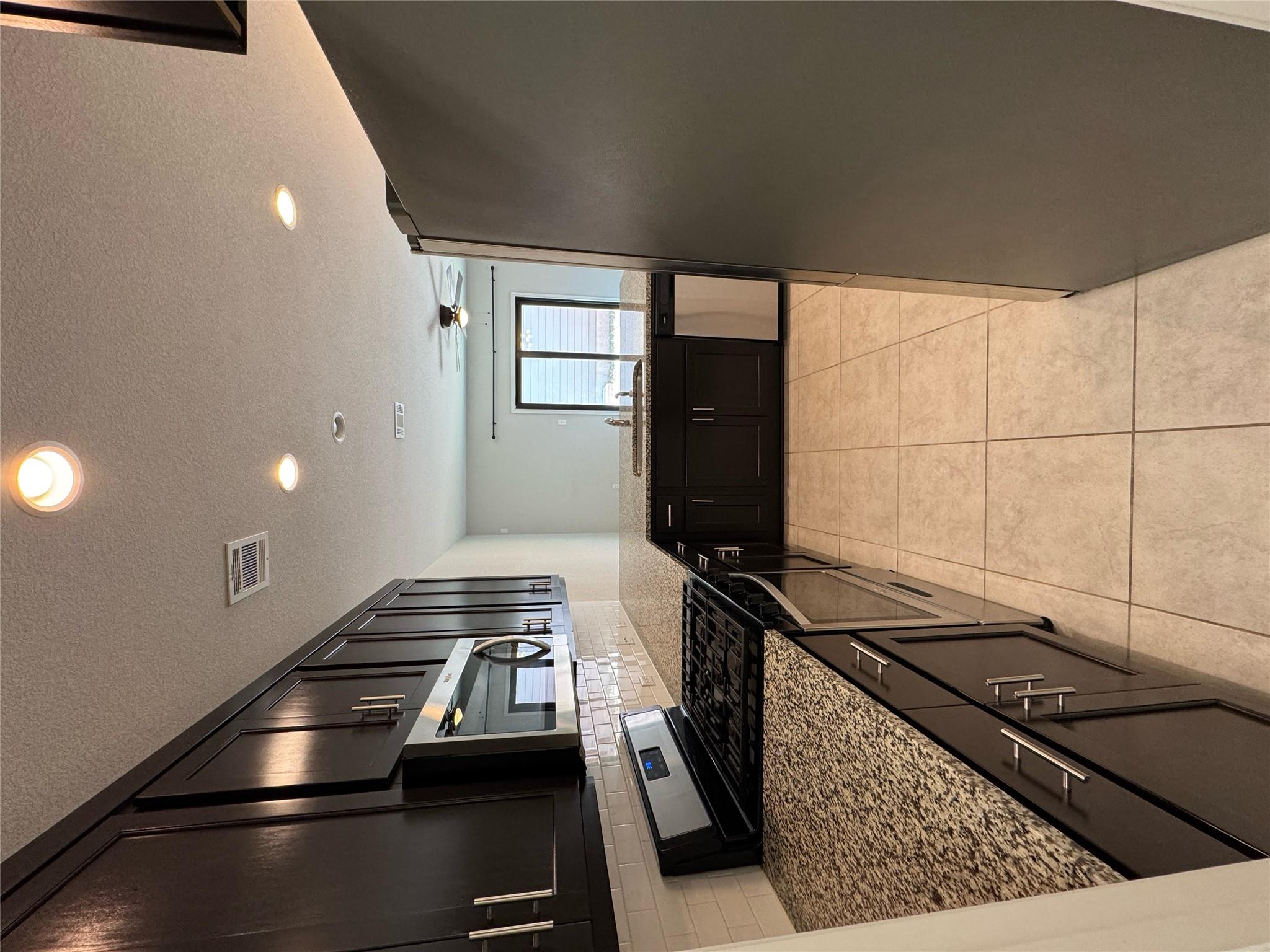 1733 Yaupon Grove Ln, Leander, TX 78641