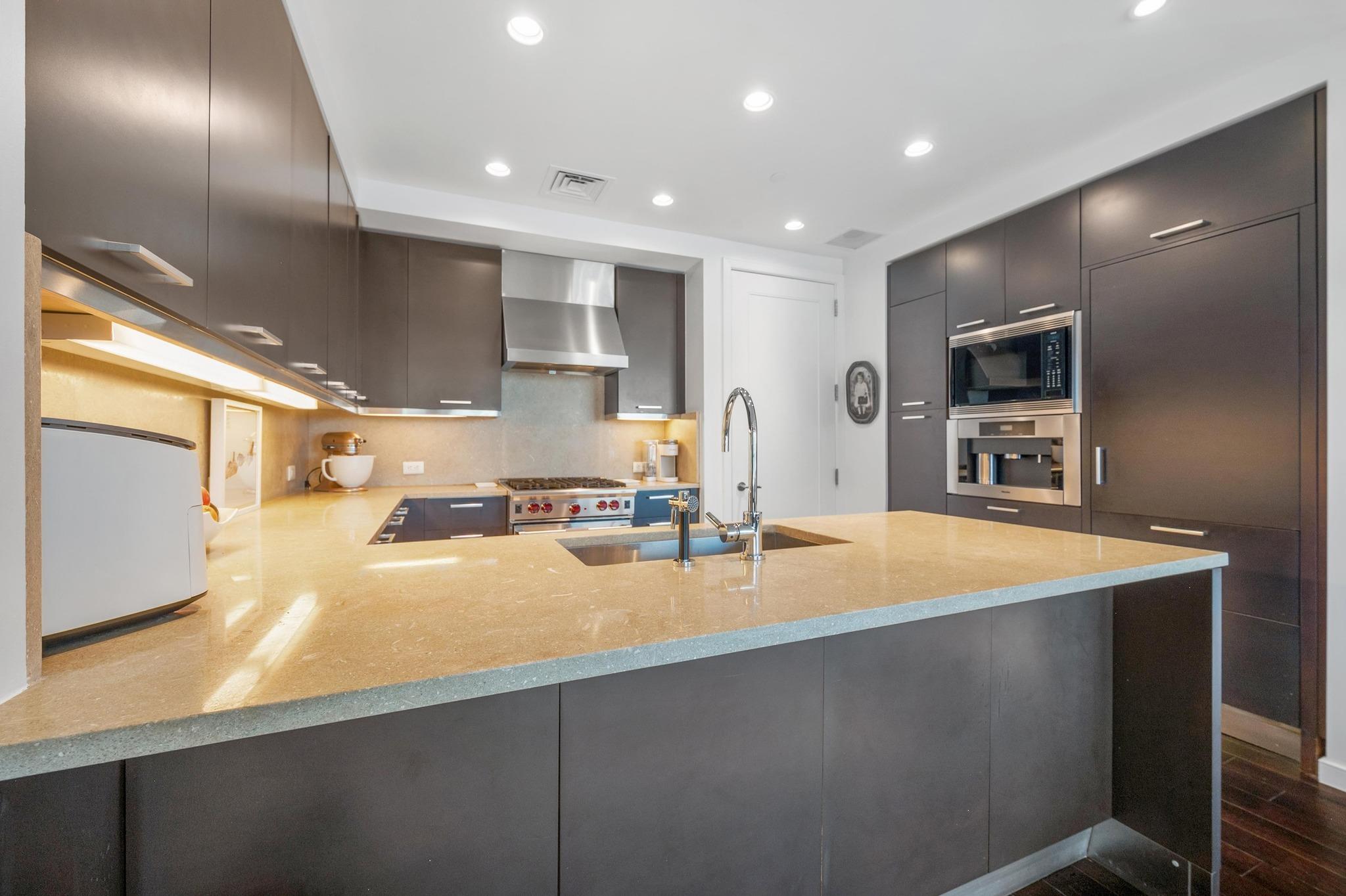 200 Congress Ave # 13A, Austin, TX 78701