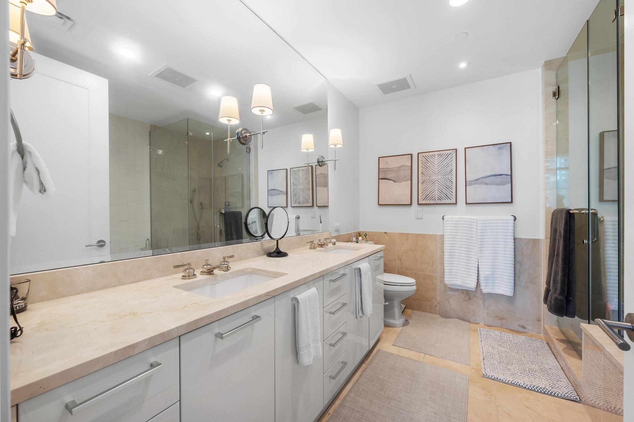 200 Congress Ave # 13A, Austin, TX 78701