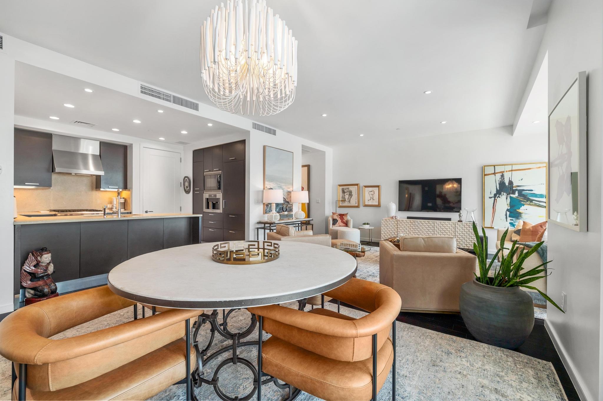 200 Congress Ave # 13A, Austin, TX 78701