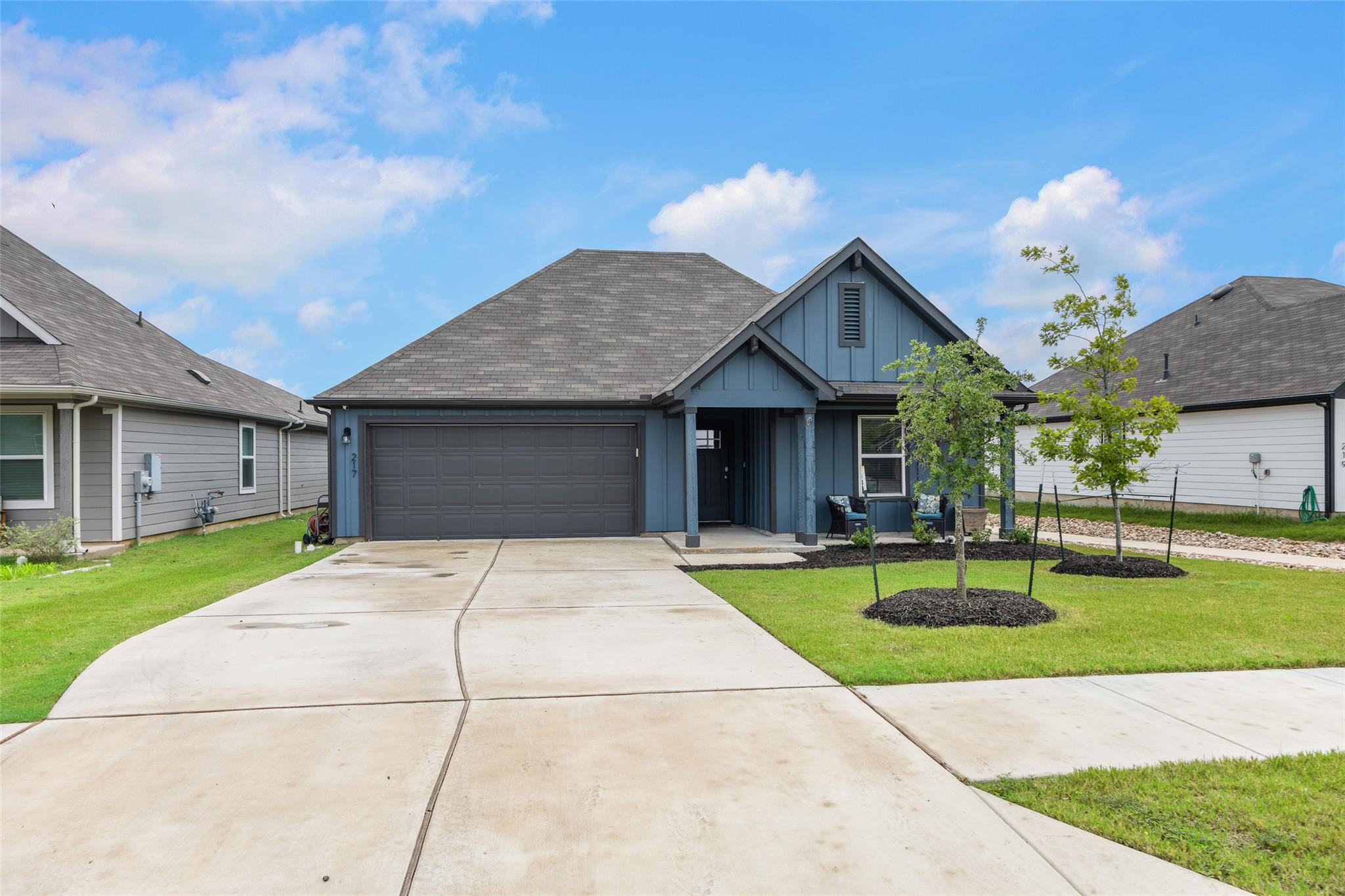217 Fort Clark Springs Dr, Hutto, TX 78634
