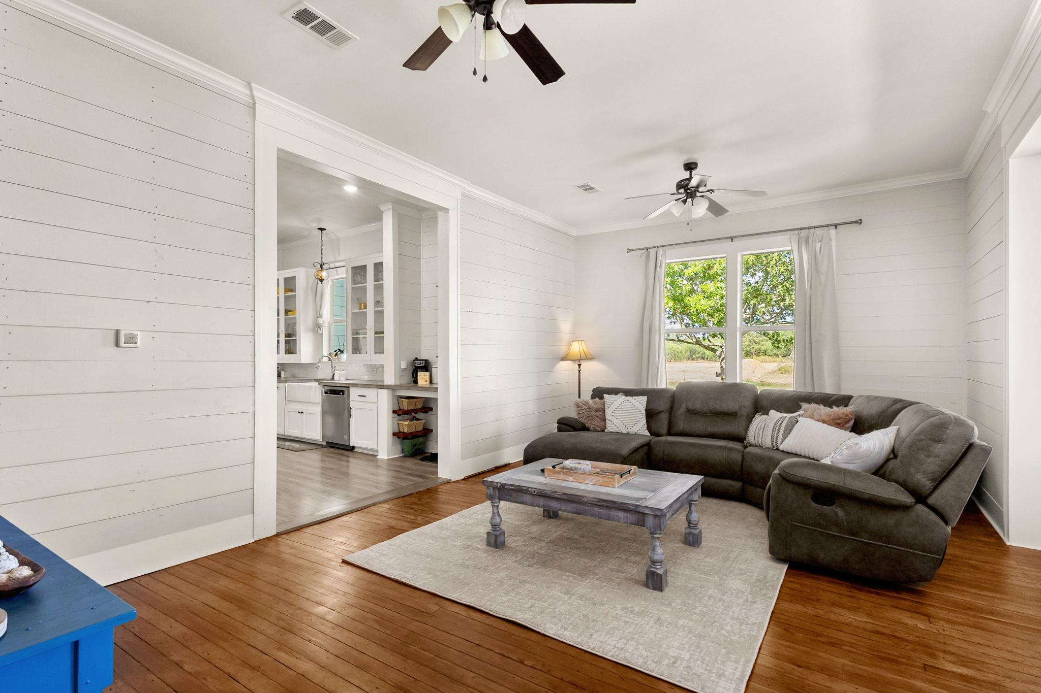 6673 Center Point Rd, San Marcos, TX 78666