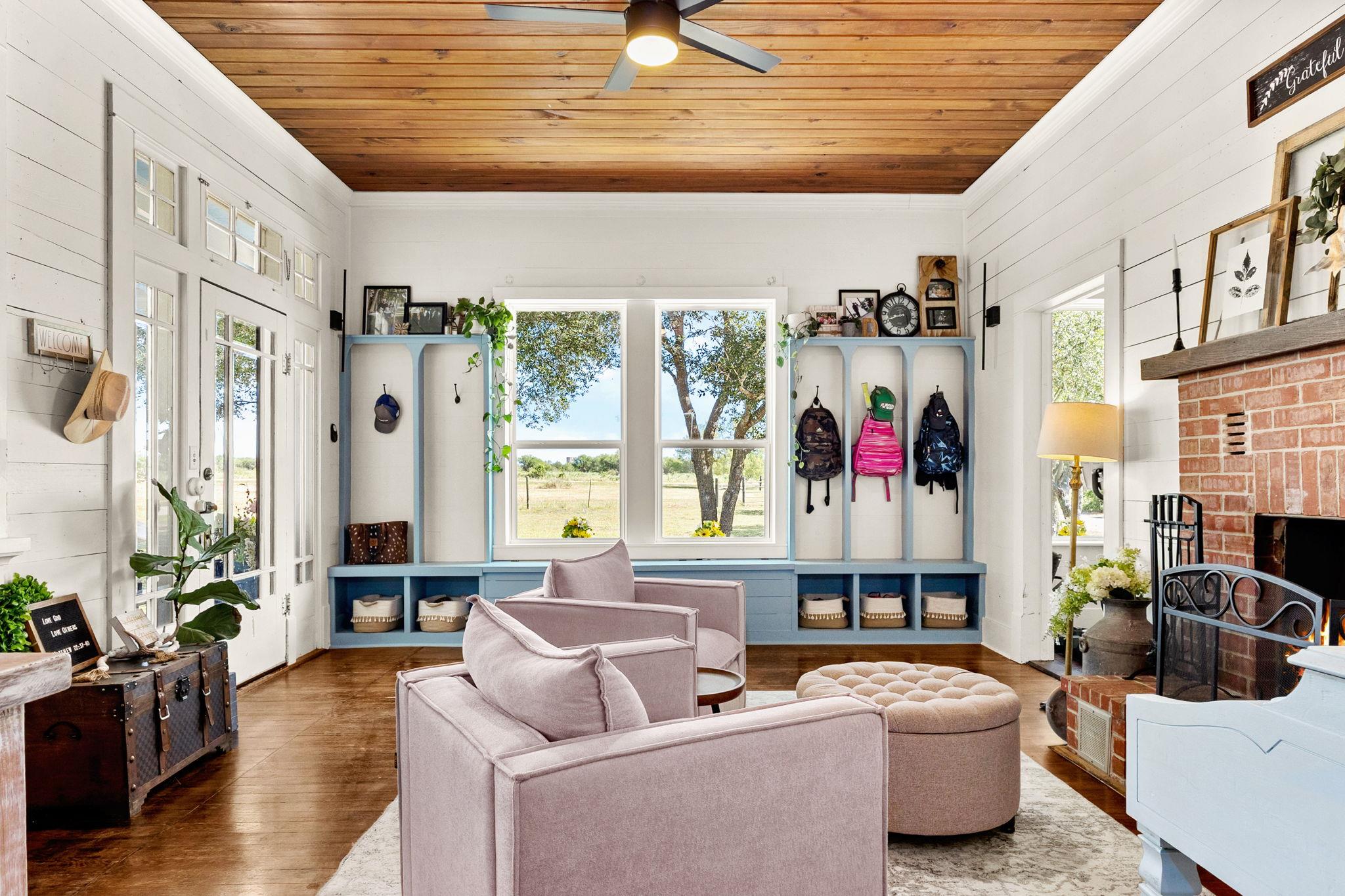 6673 Center Point Rd, San Marcos, TX 78666