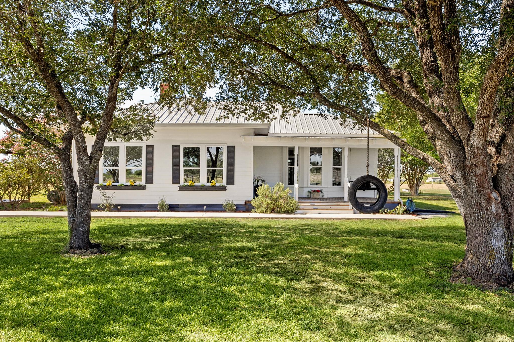 6673 Center Point Rd, San Marcos, TX 78666
