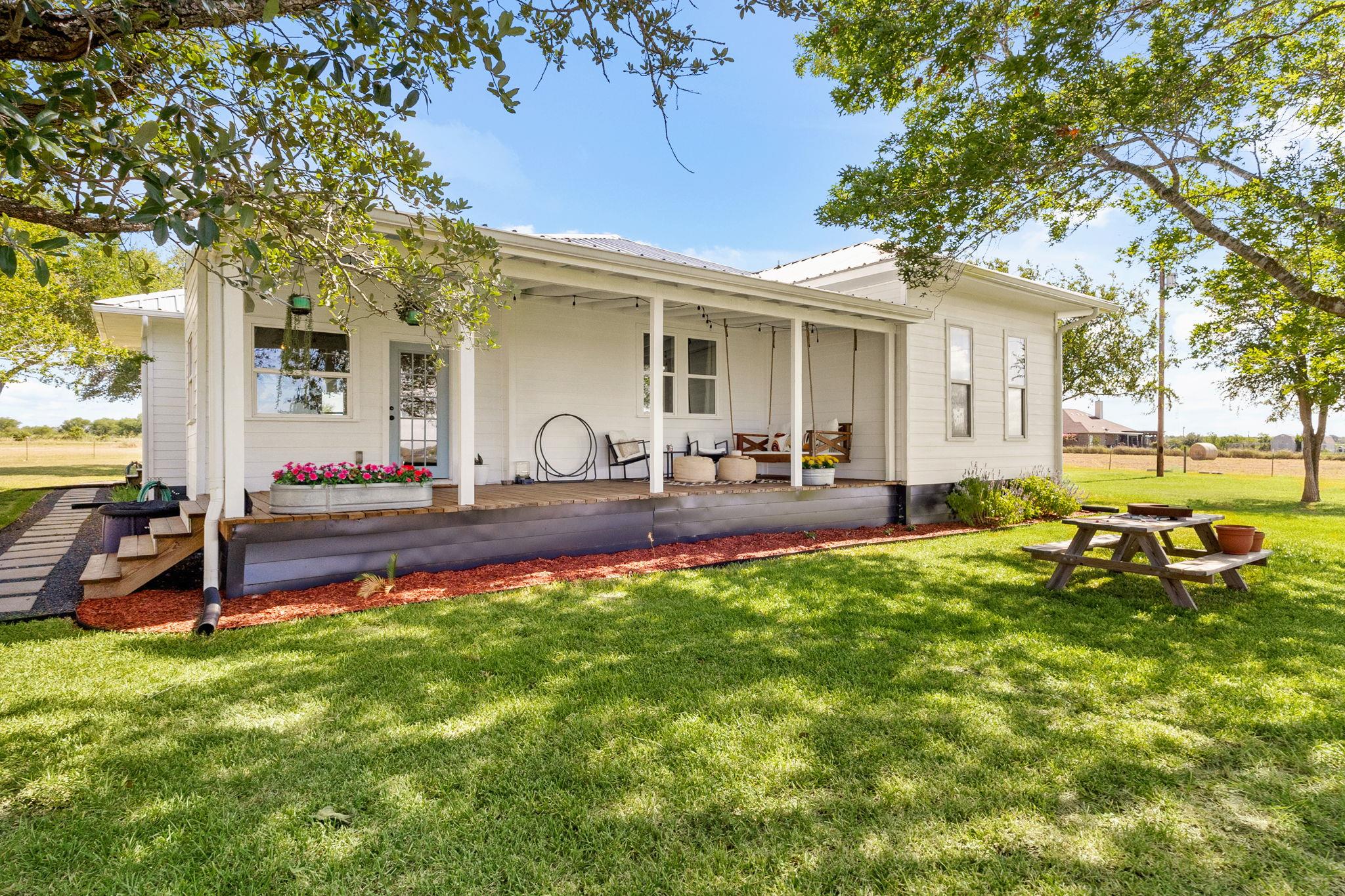 6673 Center Point Rd, San Marcos, TX 78666