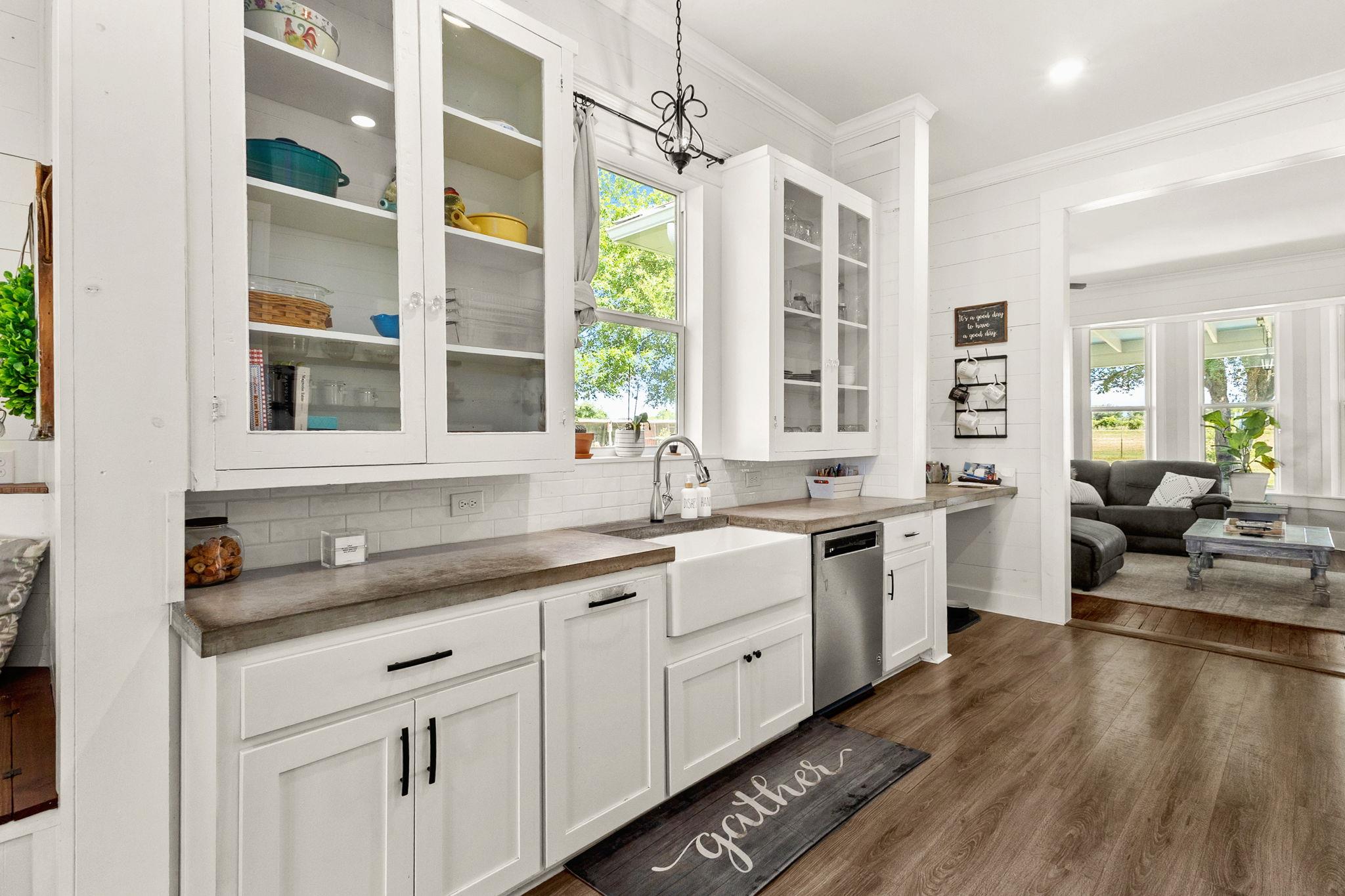 6673 Center Point Rd, San Marcos, TX 78666