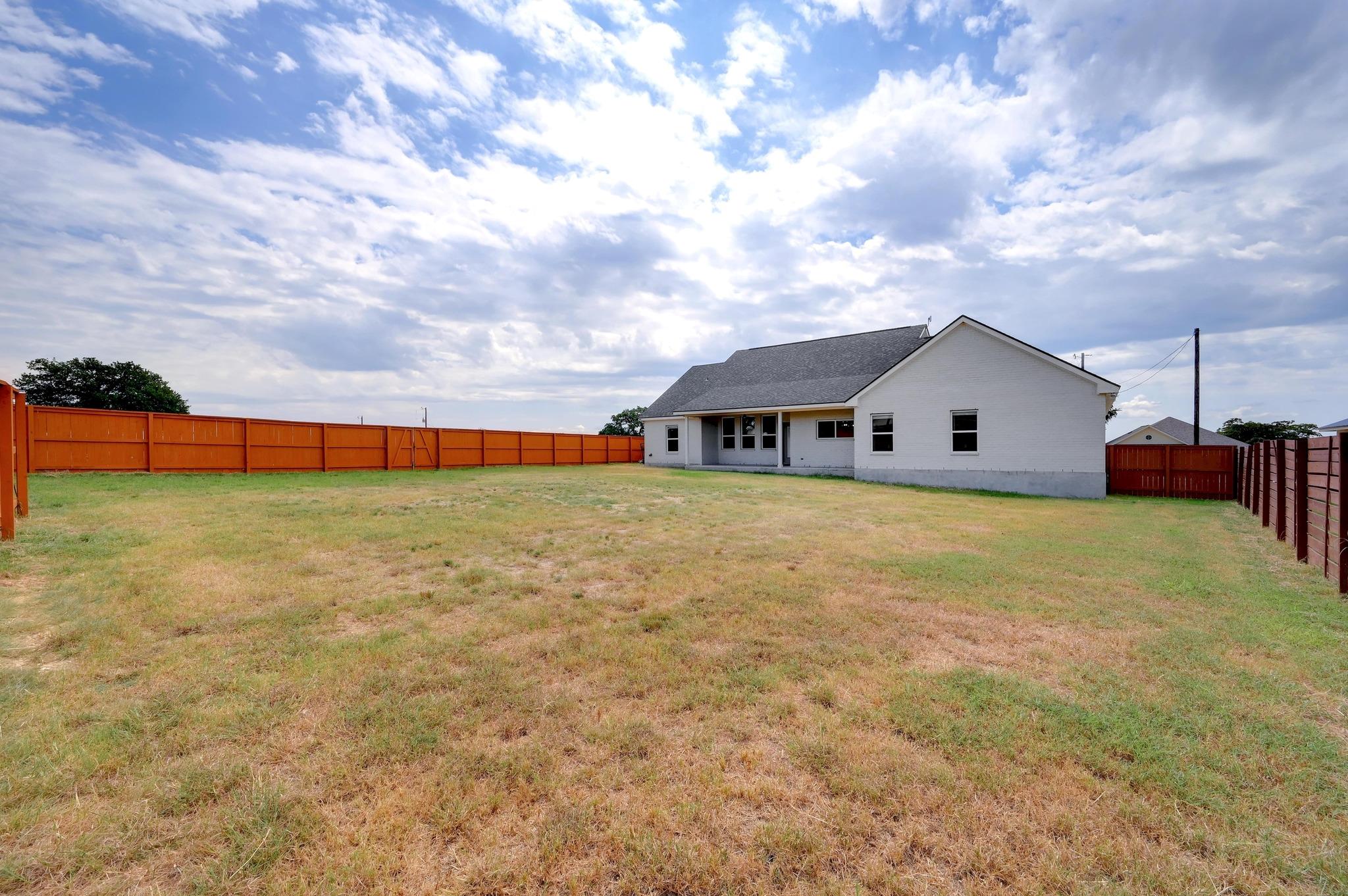 105 Jacob Dearing St, Blanco, TX 78606