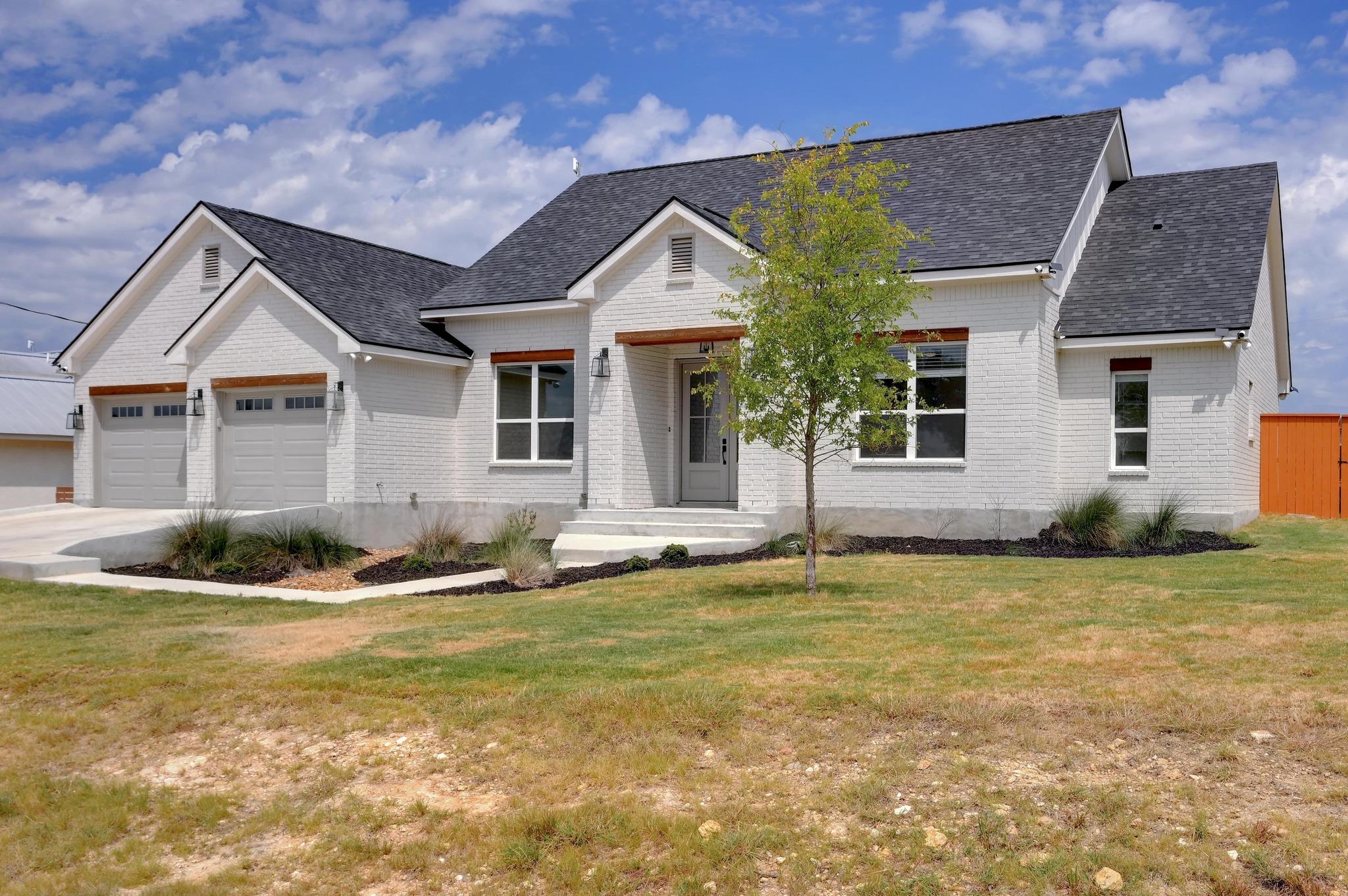 105 Jacob Dearing St, Blanco, TX 78606