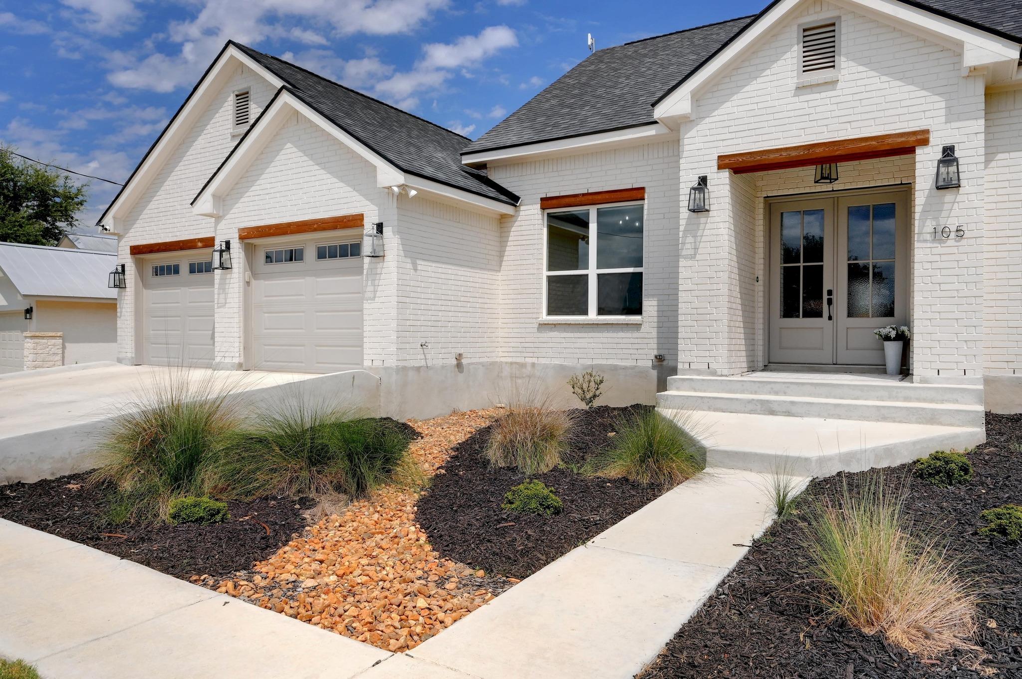 105 Jacob Dearing St, Blanco, TX 78606