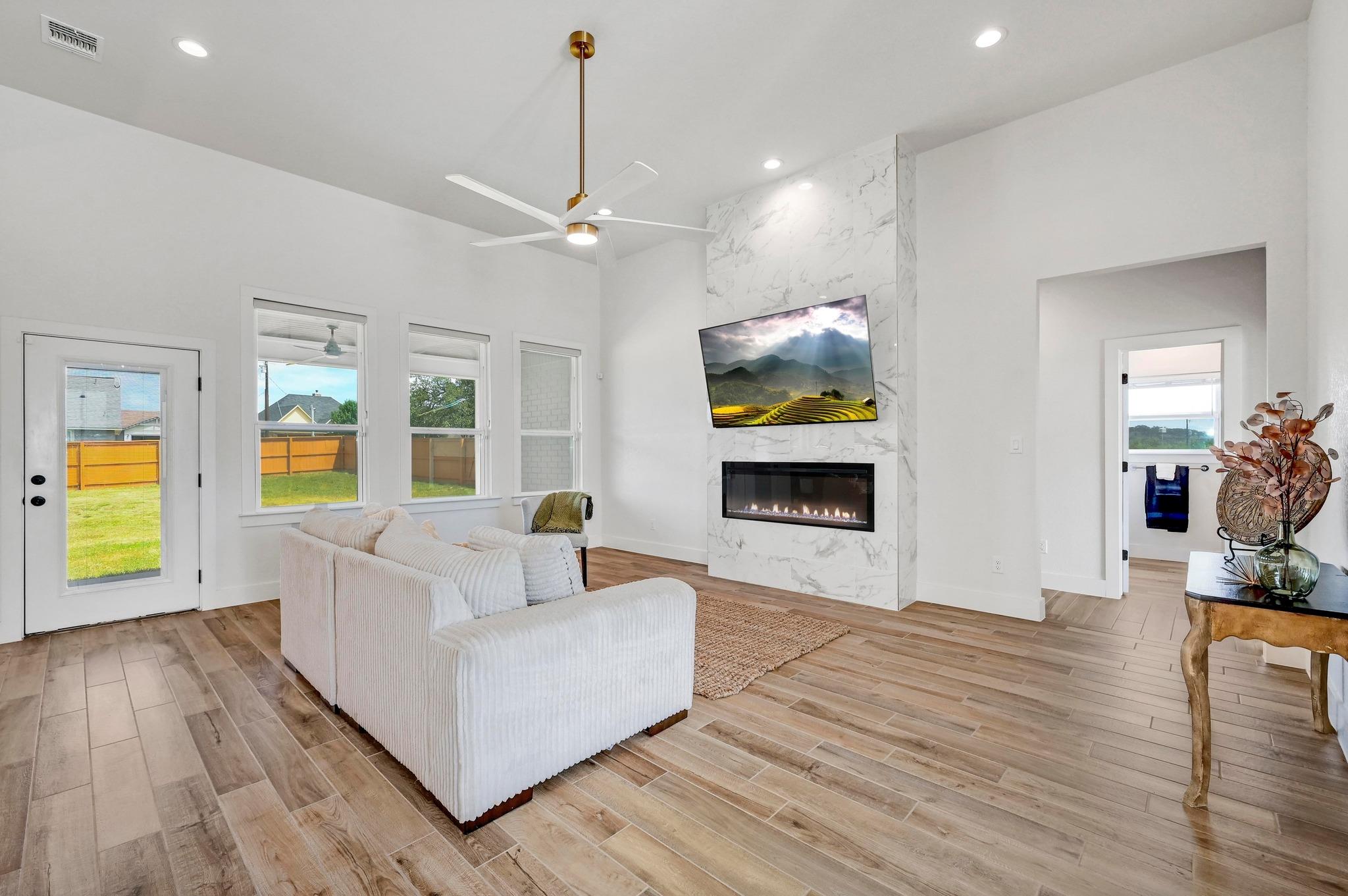 105 Jacob Dearing St, Blanco, TX 78606