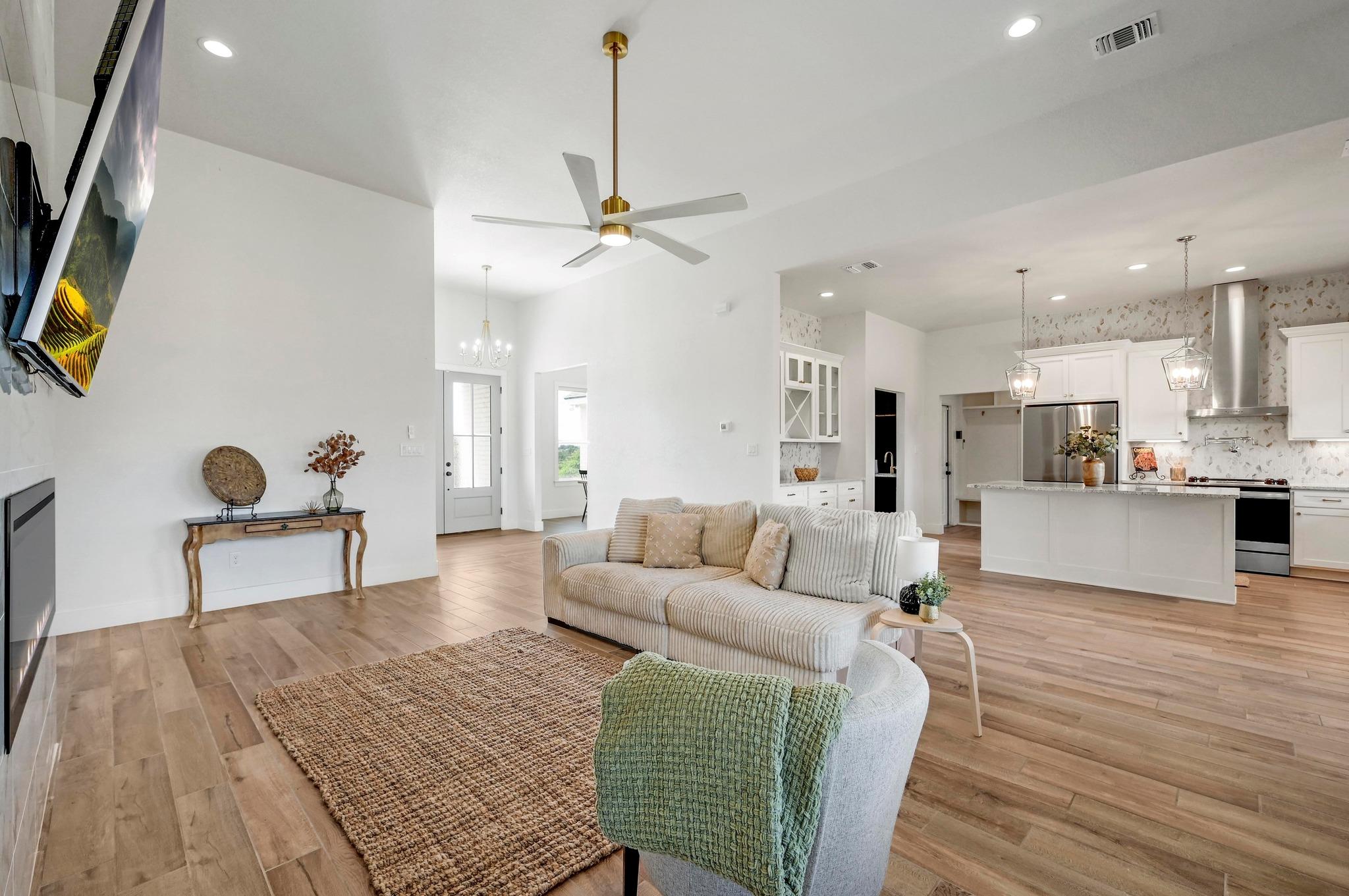 105 Jacob Dearing St, Blanco, TX 78606