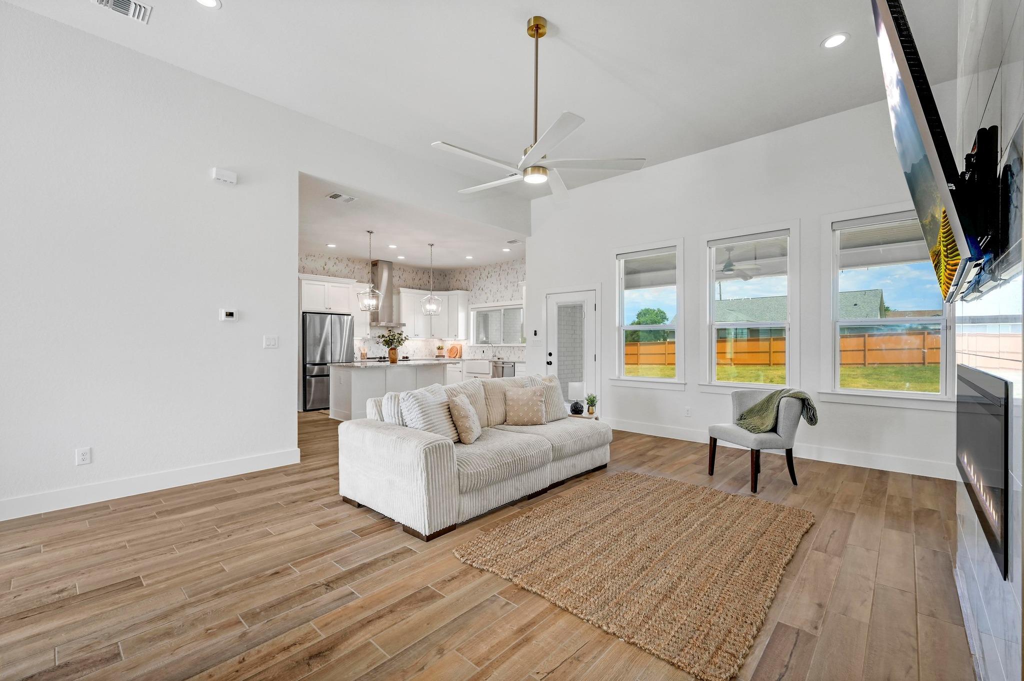 105 Jacob Dearing St, Blanco, TX 78606