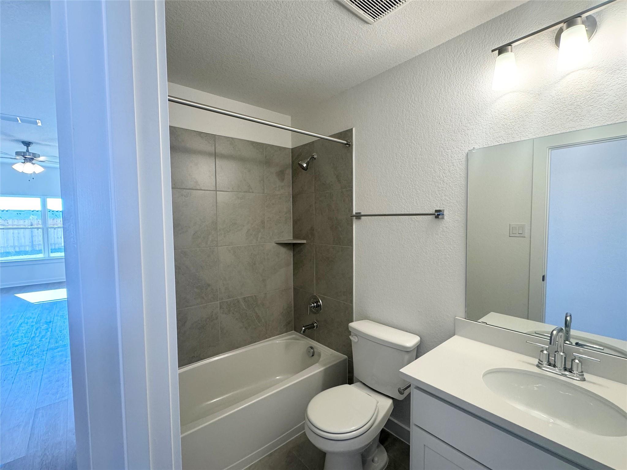 136 Hazy View Rd, San Marcos, TX 78666