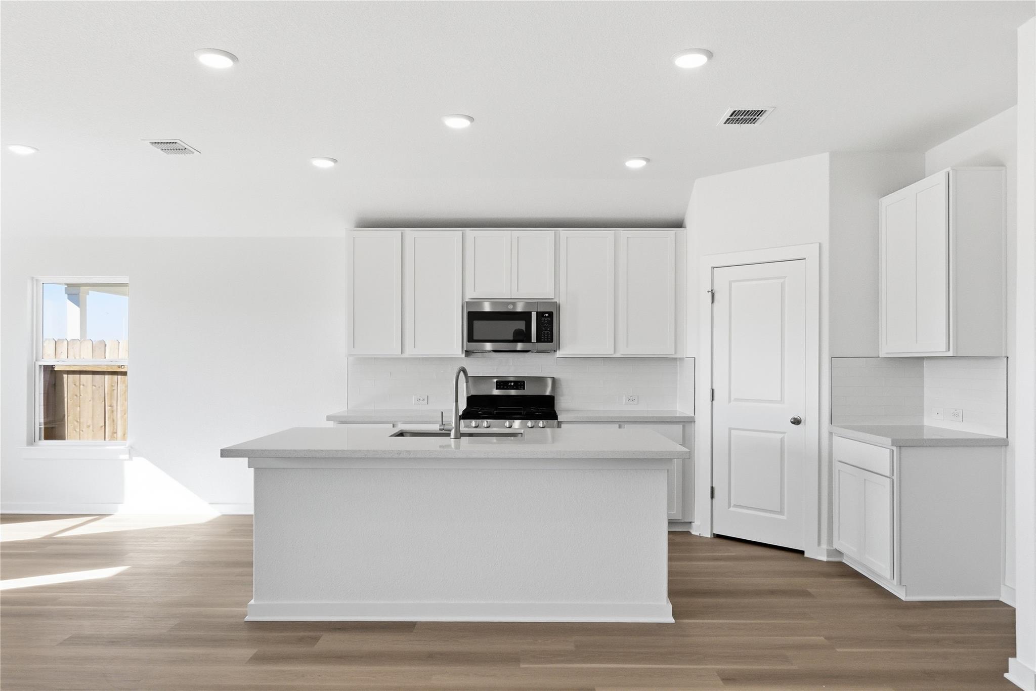 136 Hazy View Rd, San Marcos, TX 78666