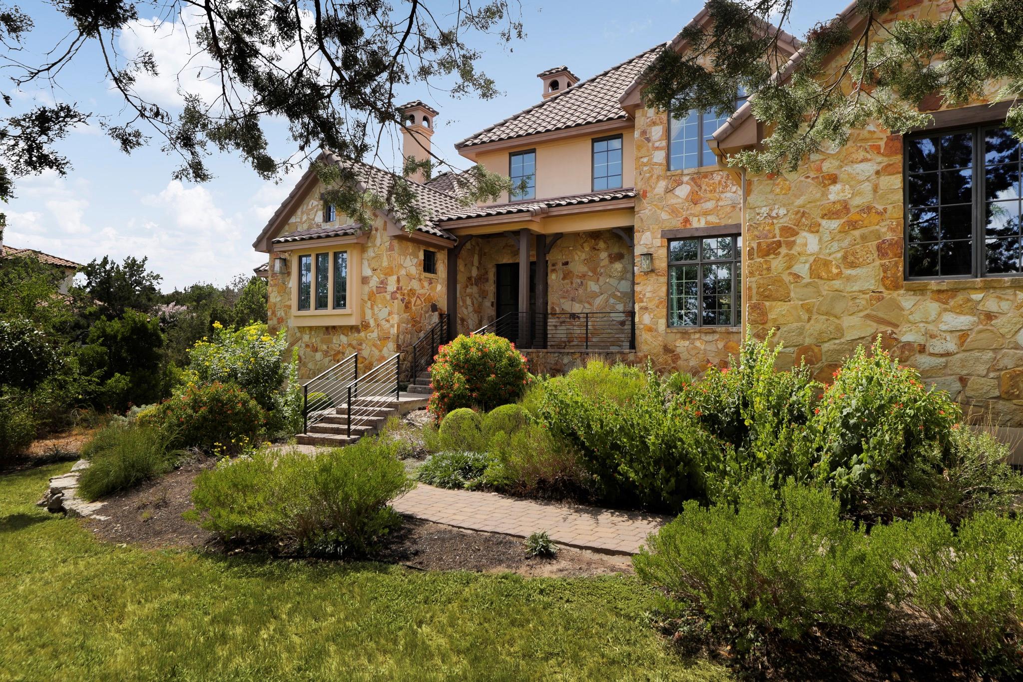 8700 Calera Dr, Austin, TX 78735