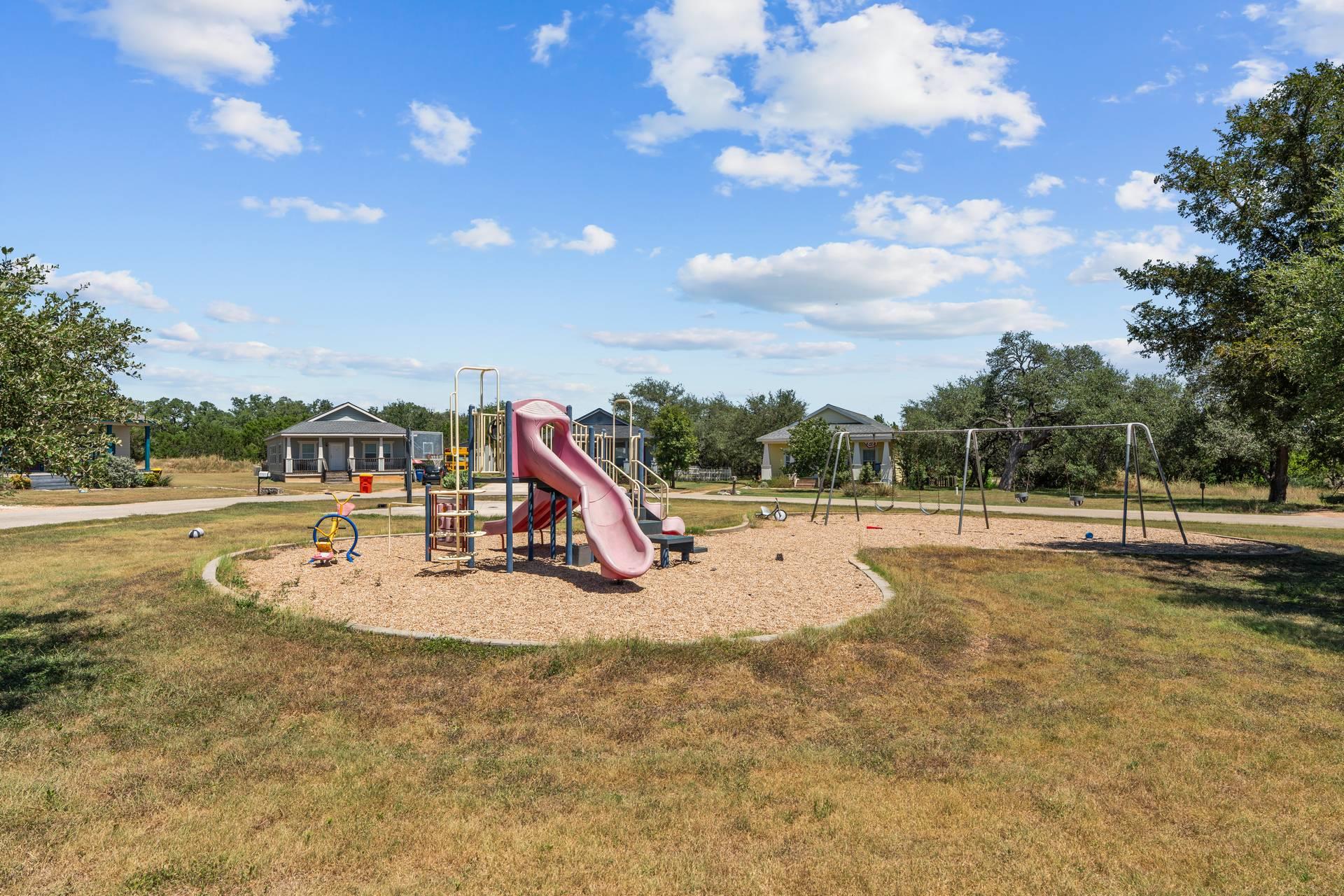 289 Heatherwood Dr, Driftwood, TX 78619