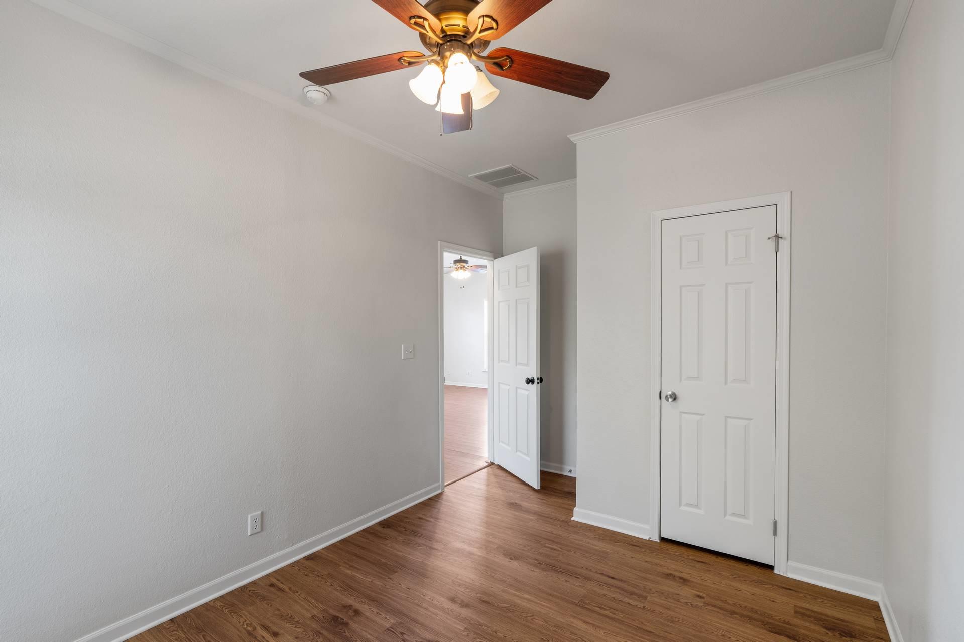 289 Heatherwood Dr, Driftwood, TX 78619