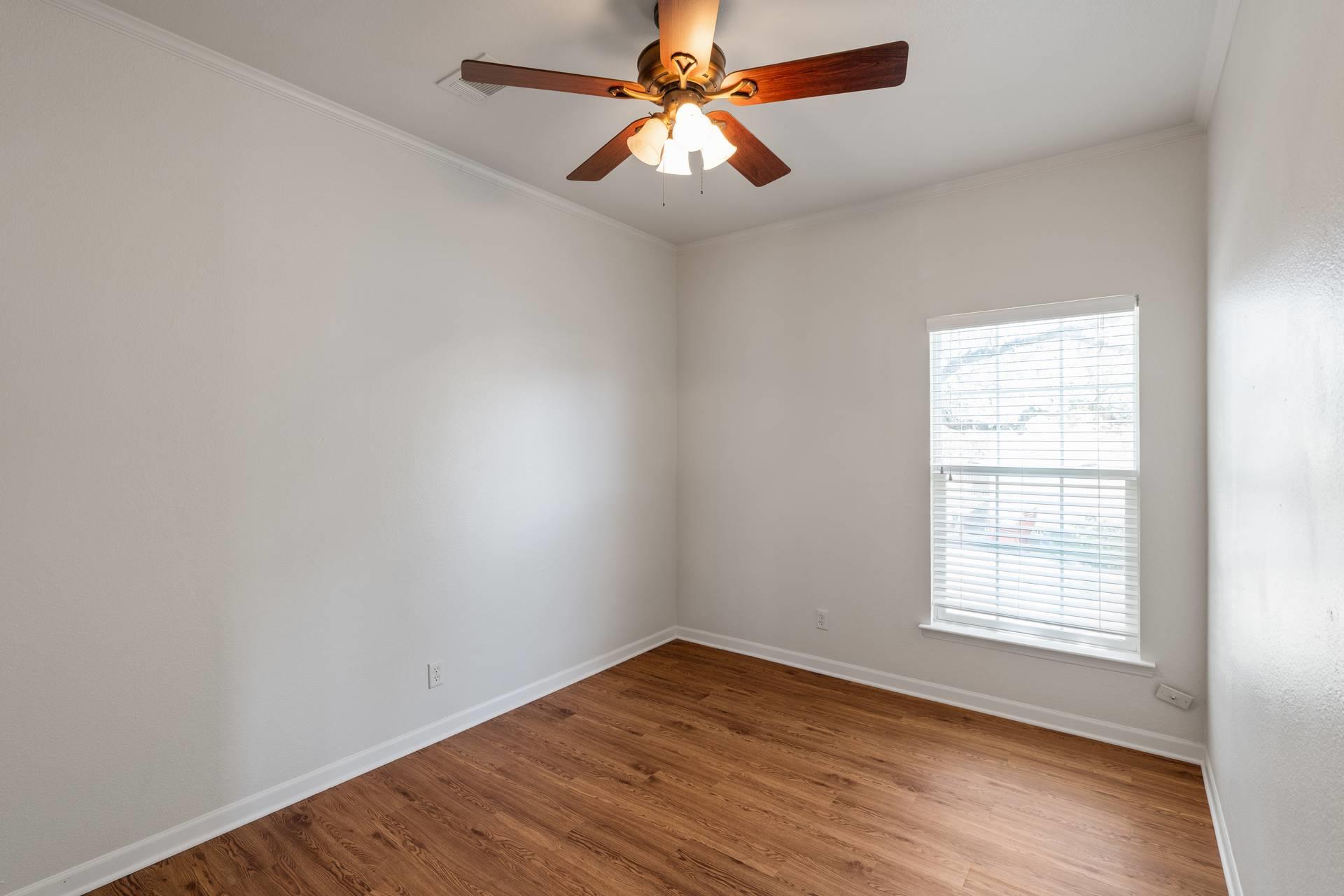 289 Heatherwood Dr, Driftwood, TX 78619