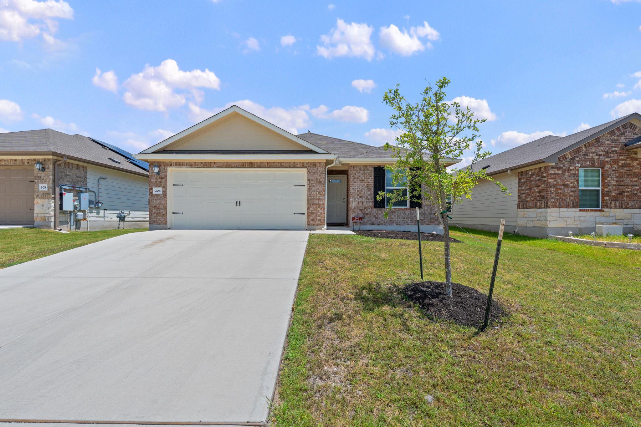 206 Low Bramble Dr, Hutto, TX 78634
