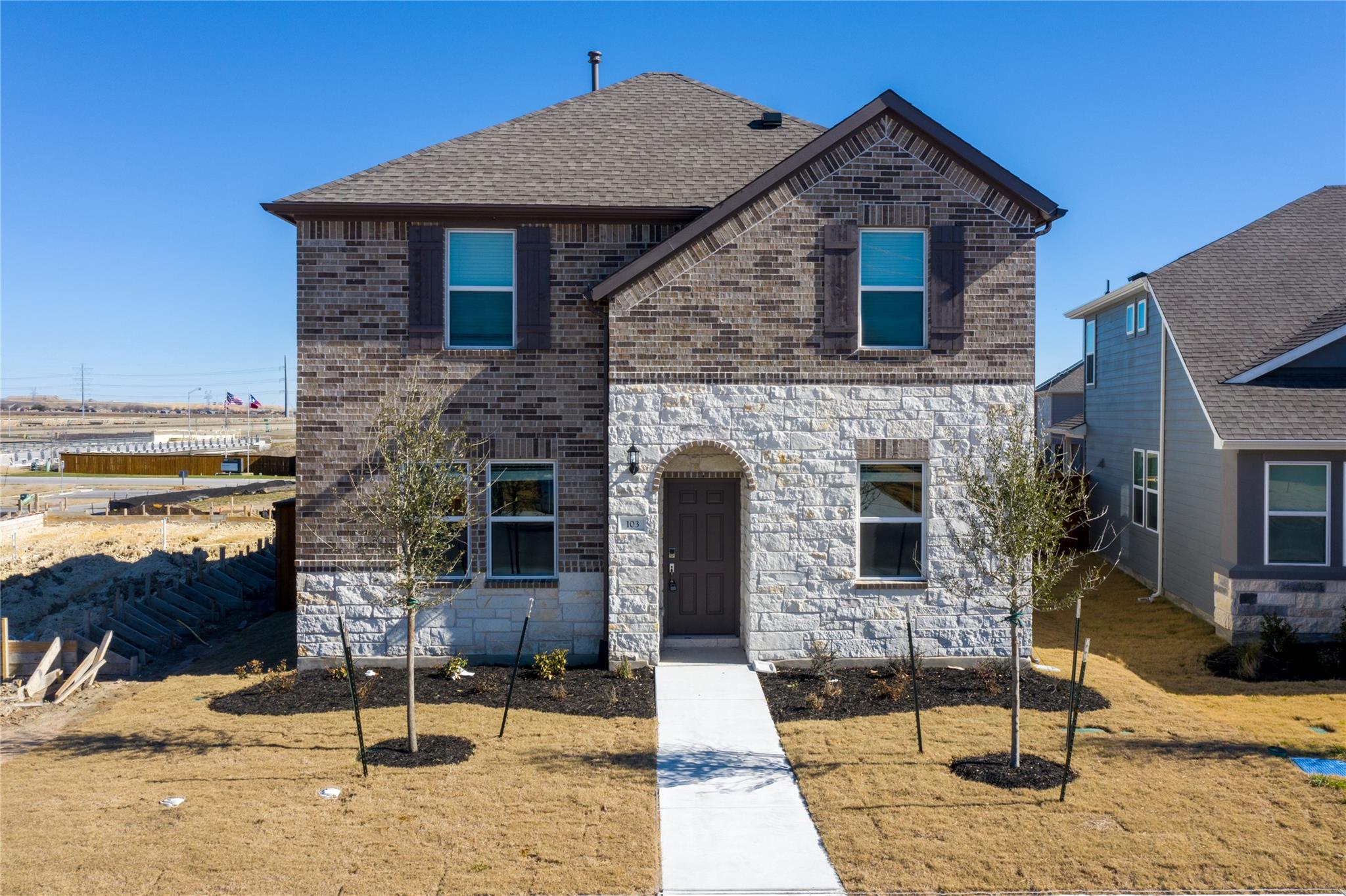 103 W Thurman Holt Rd, Hutto, TX 78634