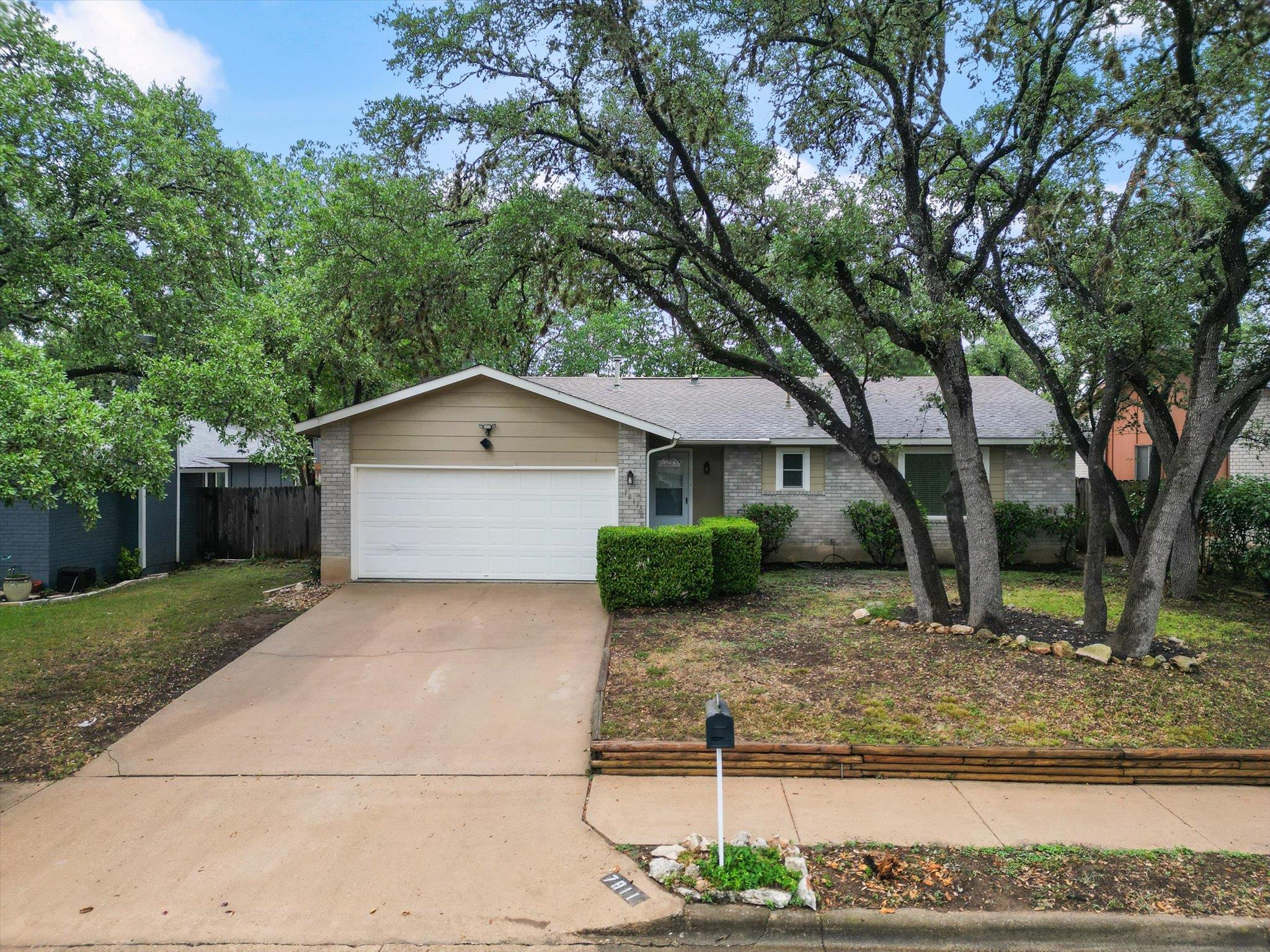 7811 Croftwood Dr, Austin, TX 78749