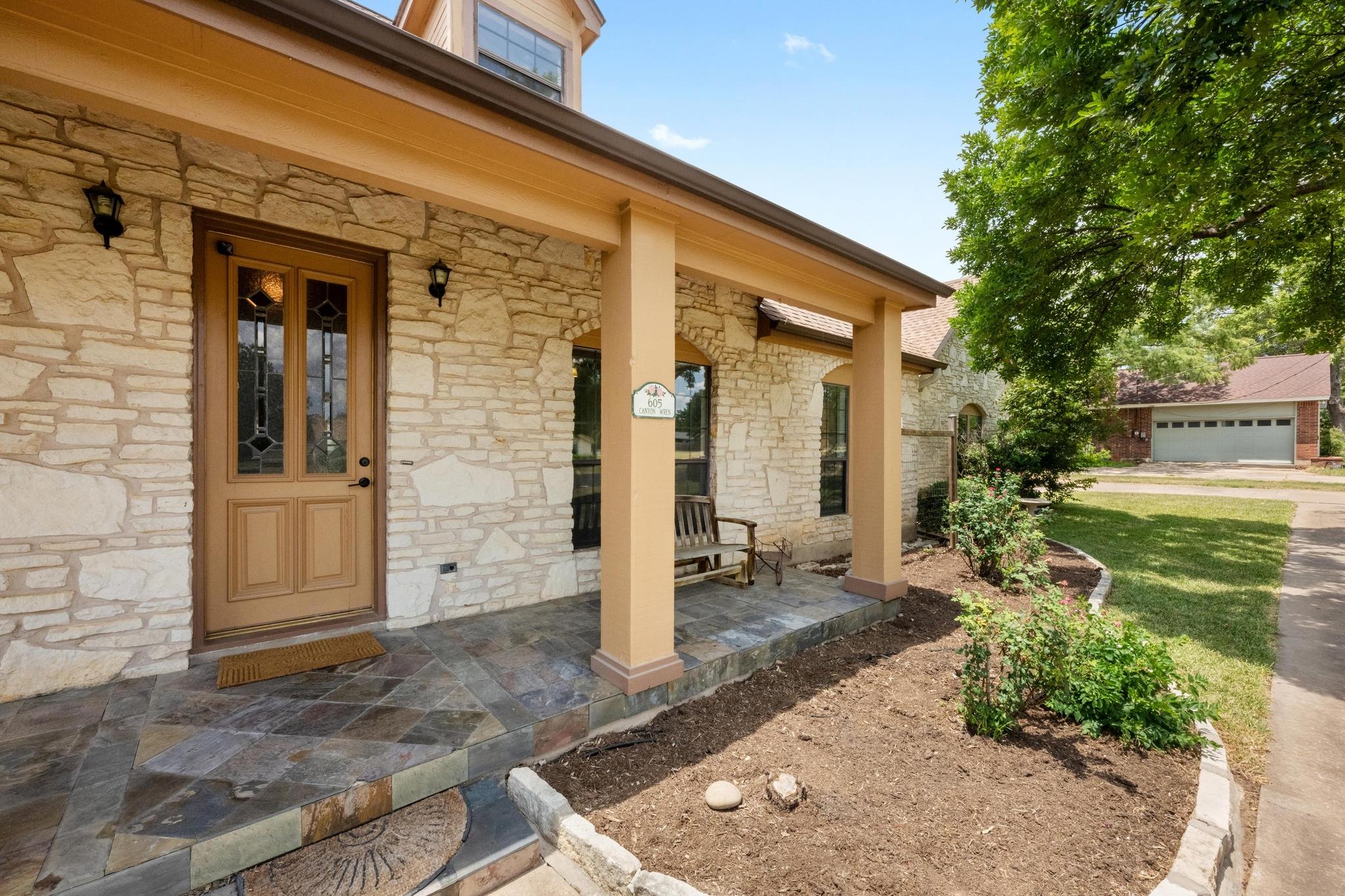 605 Canyon Wren Dr, Buda, TX 78610