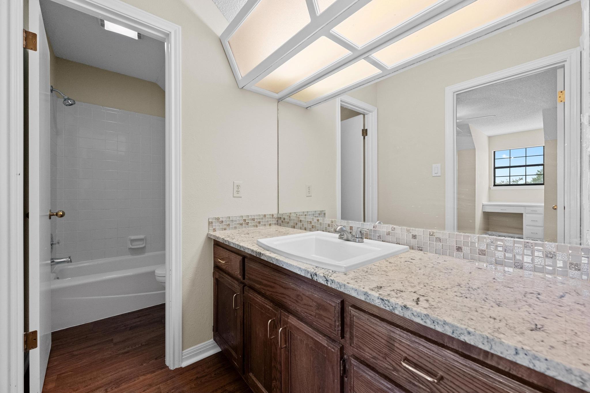 605 Canyon Wren Dr, Buda, TX 78610