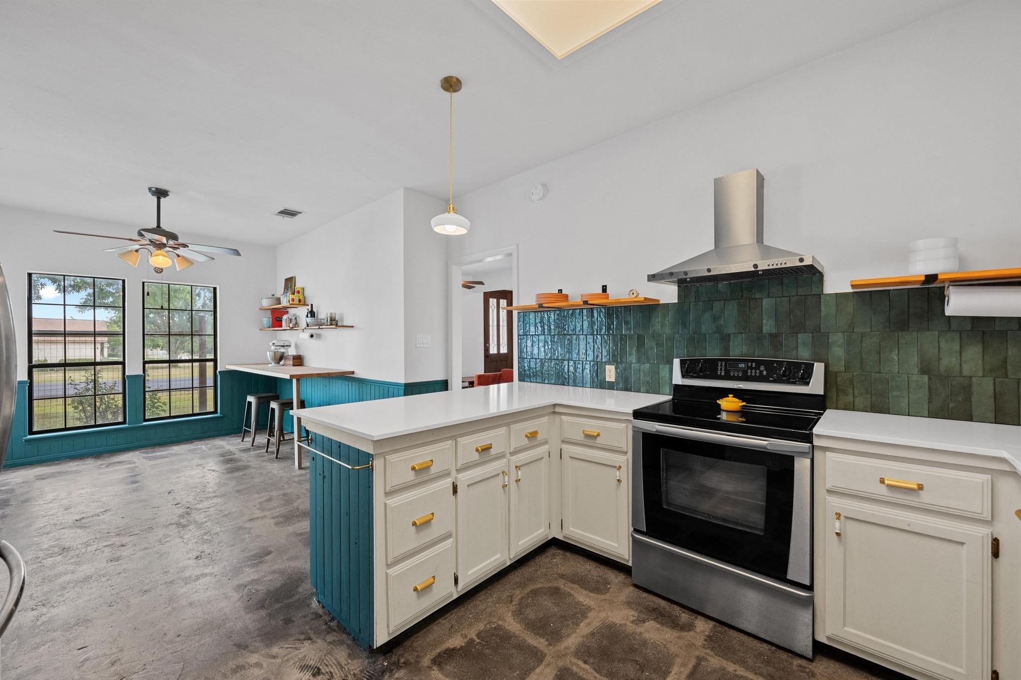 605 Canyon Wren Dr, Buda, TX 78610