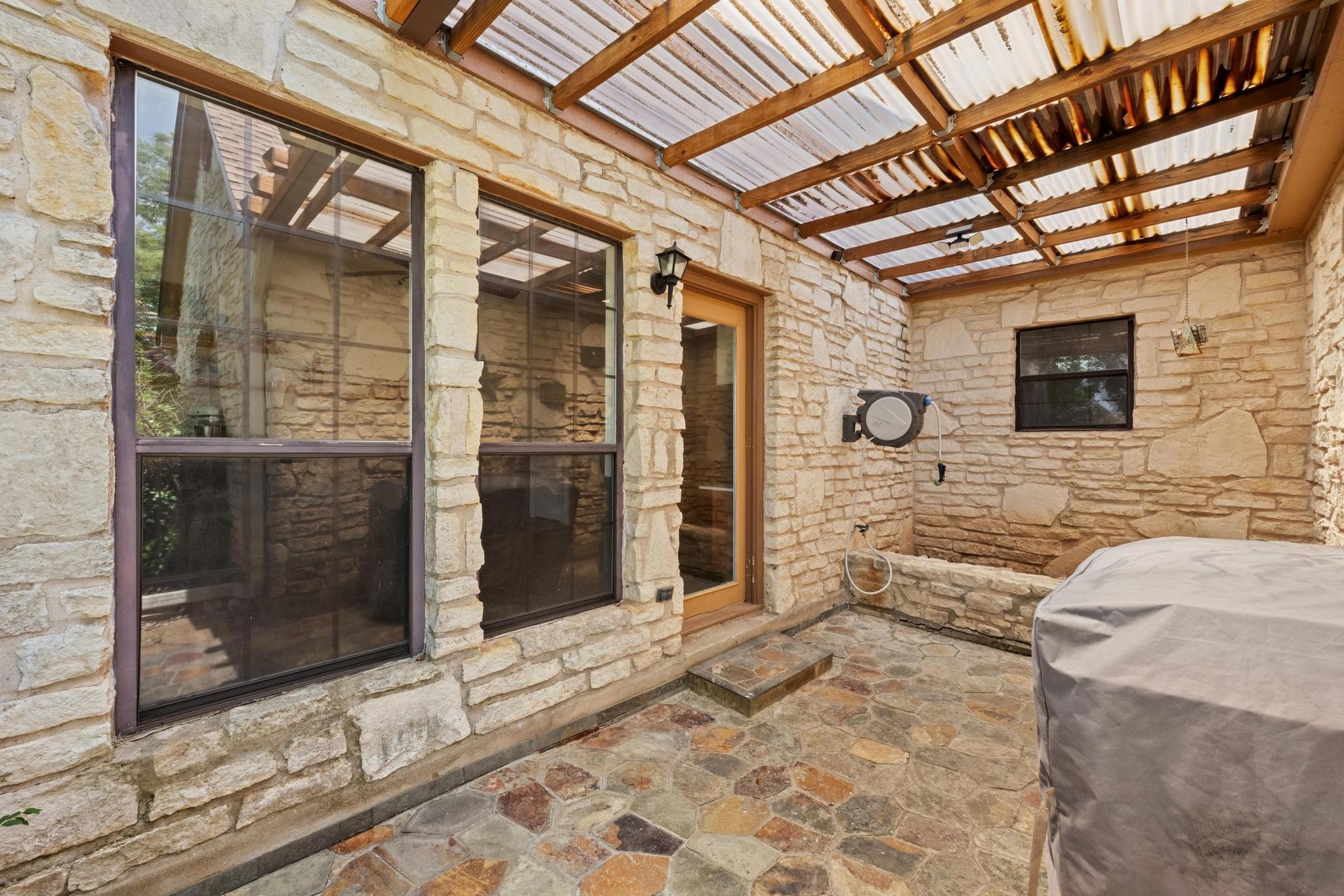 605 Canyon Wren Dr, Buda, TX 78610