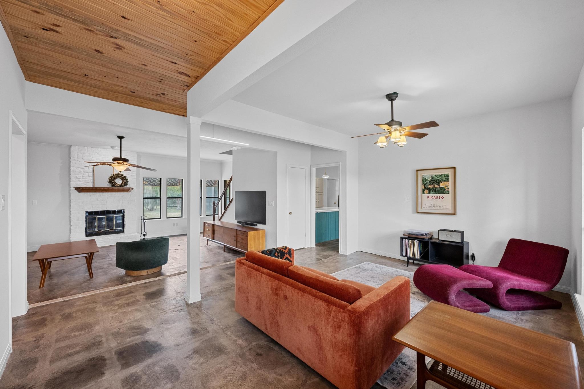 605 Canyon Wren Dr, Buda, TX 78610