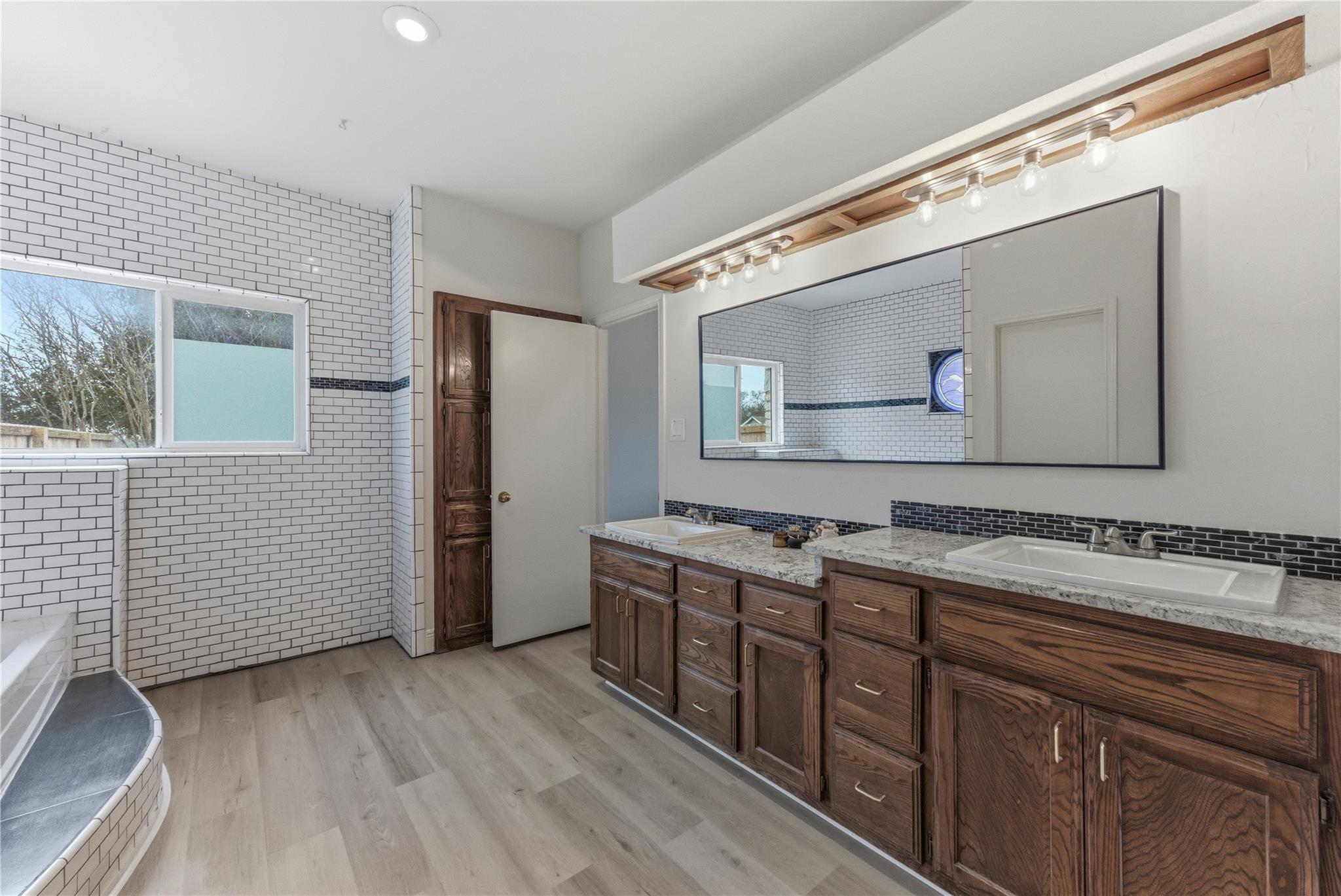 605 Canyon Wren Dr, Buda, TX 78610