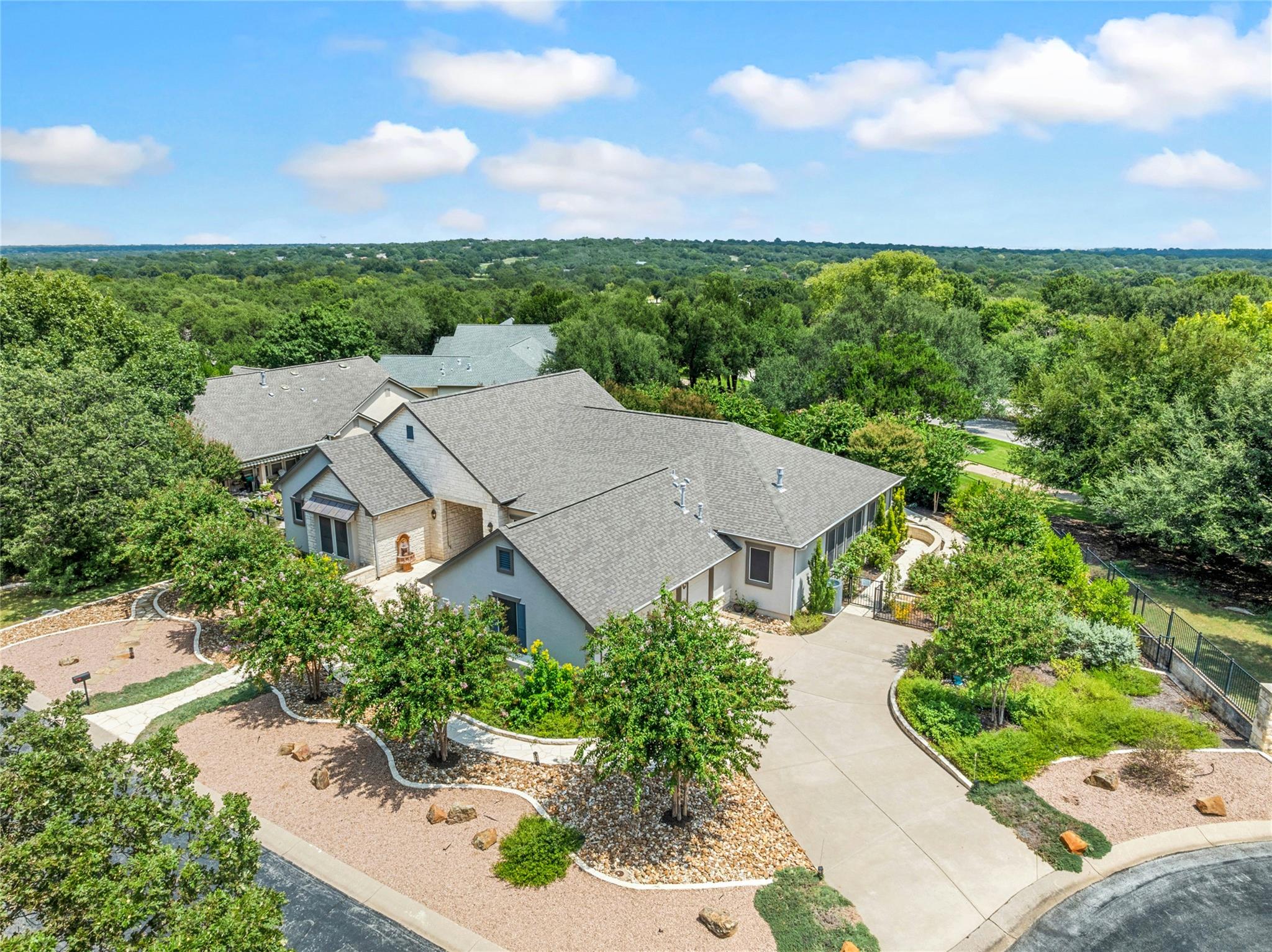 102 Golf View Dr, Georgetown, TX 78633