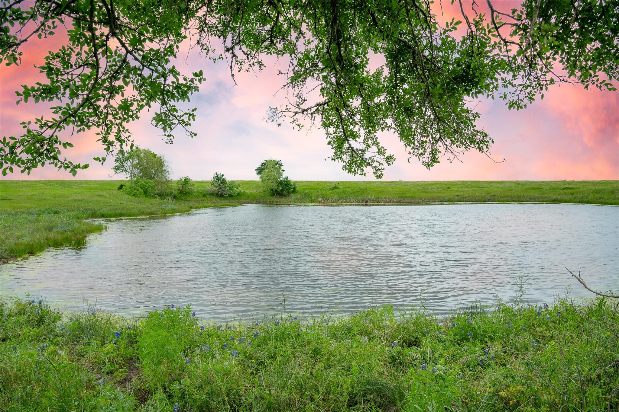 1716 B CR 469, Coupland, TX 78615