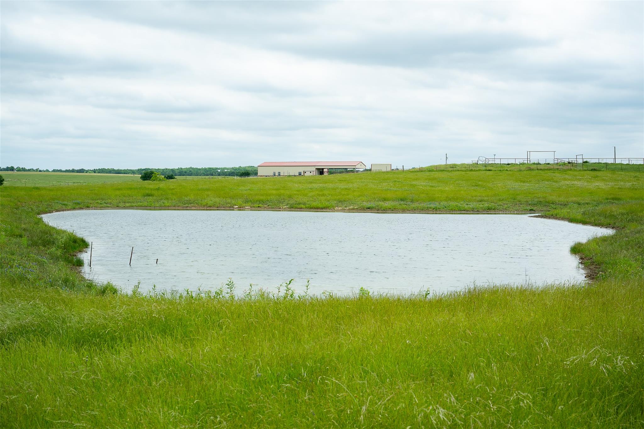 1716 B CR 469, Coupland, TX 78615