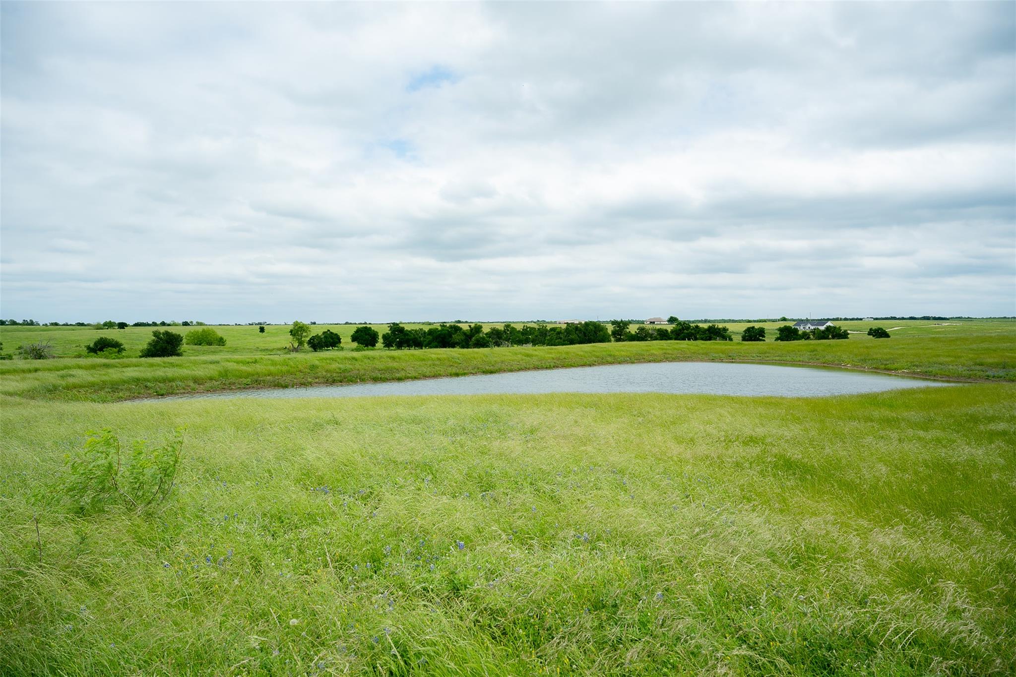 1716 B CR 469, Coupland, TX 78615