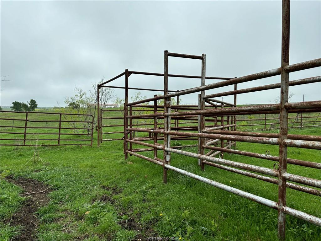 1716 A CR 469, Coupland, TX 78615