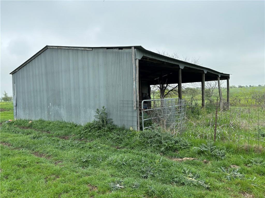 1716 CR 469, Coupland, TX 78615