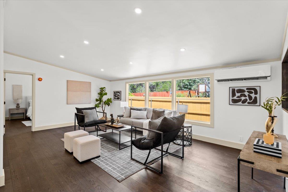 21503 Coyote Trl, Lago Vista, TX 78645