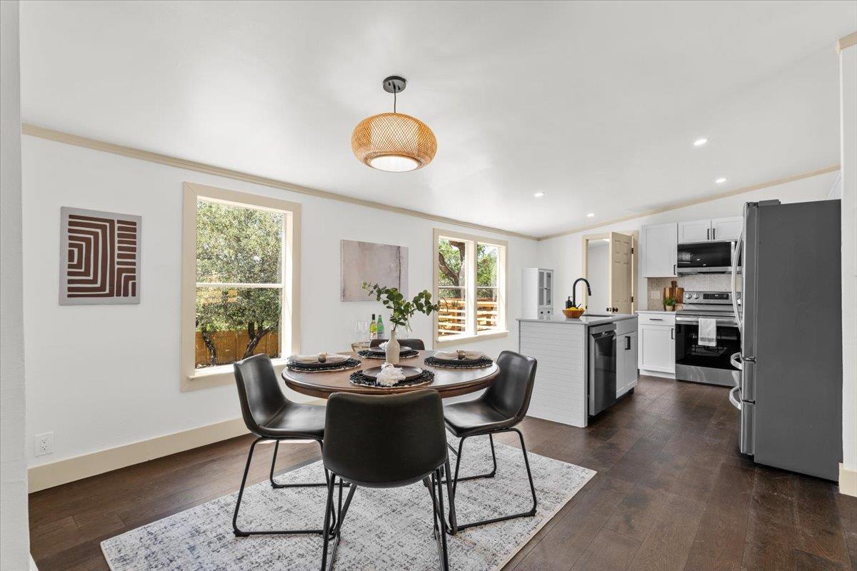 21503 Coyote Trl, Lago Vista, TX 78645