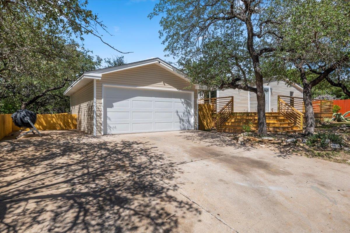 21503 Coyote Trl, Lago Vista, TX 78645