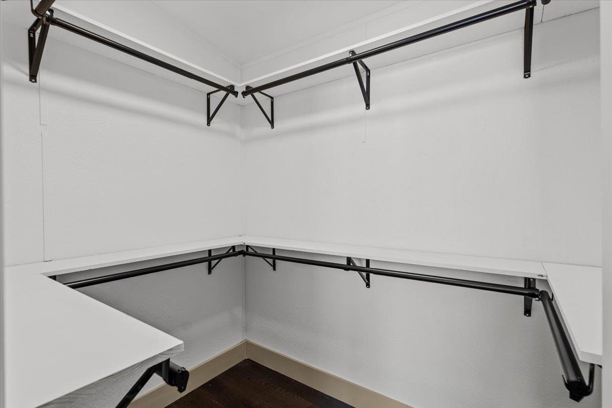 21503 Coyote Trl, Lago Vista, TX 78645