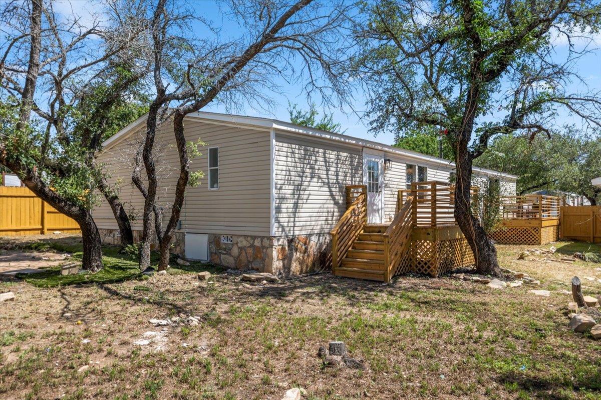 21503 Coyote Trl, Lago Vista, TX 78645