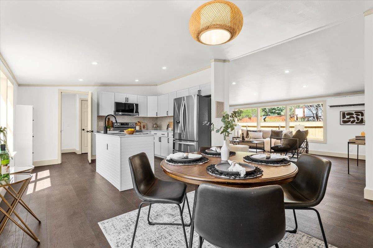 21503 Coyote Trl, Lago Vista, TX 78645