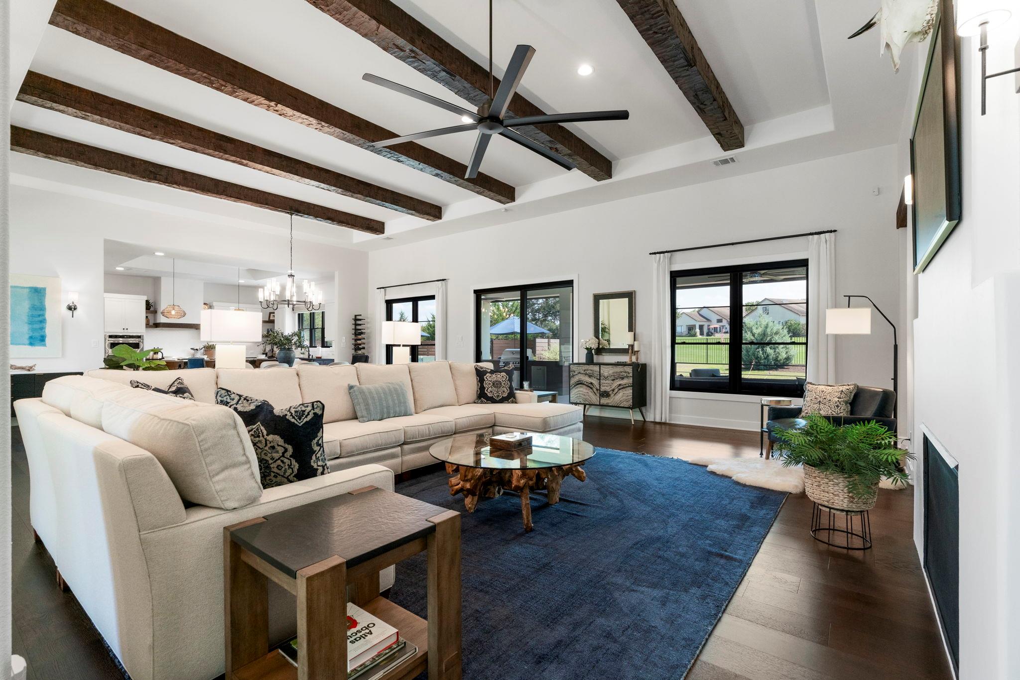 27119 Founders Pl, Spicewood, TX 78669